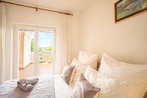 2 bedrooms, WiFi, bed sheets