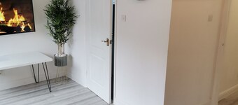 Newly Renovated Cosy 1bedroom flat in Wellingborough, free parking, 