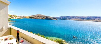 Apartment directly at the beach with sea view, free WiFi