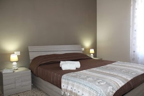 2 makuuhuonetta, työpöytä, silitysrauta/-lauta, Wi-Fi