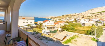 Apartment with sea view, free WiFi and free parking