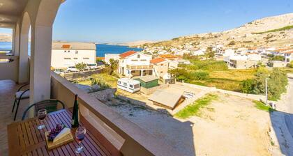 Apartment with sea view, free WiFi and free parking