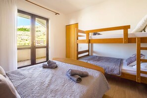 1 bedroom, WiFi, bed sheets