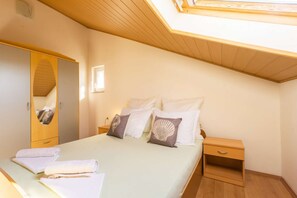 1 habitación, wifi y ropa de cama