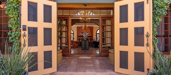 Creekside Estate w/ Stargazing Dome, Pool & Sauna