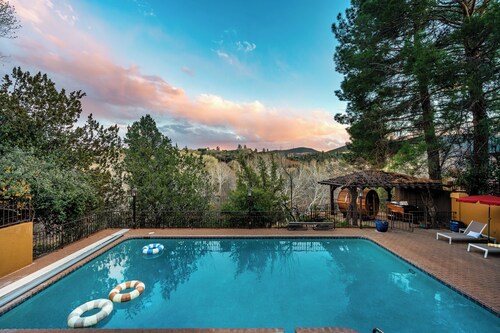 Creekside Estate w/ Stargazing Dome, Pool & Sauna