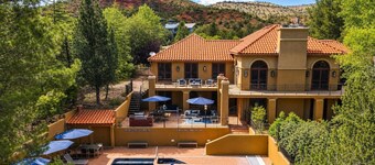 Creekside Estate w/ Stargazing Dome, Pool & Sauna