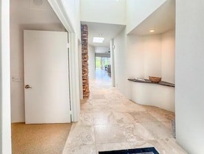 Interior - Palm Desert Golf Course Home (Palm Desert)