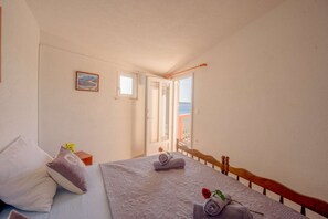 2 slaapkamers, een strijkplank/strijkijzer, wifi, beddengoed