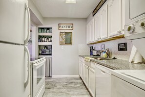 Microwave, oven, stovetop, dishwasher - Stunning Beach Condo: Just Steps Away from the Sand! (Myrtle Beach)