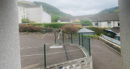 Bike Park 5 Miles2-bed Cottage in Merthyr Vale