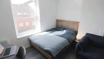 Iron/ironing board, free WiFi, bed sheets