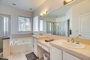 Hårtørrer, håndklæder