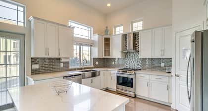 5 Mi to Downtown Reno: Home w/ Lake Access!