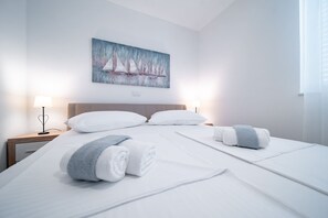 2 bedrooms, in-room safe, iron/ironing board, free WiFi - Villa Gulli - Apartment Blue with Sea View (Supetarska Draga)