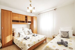 1 bedroom, iron/ironing board, WiFi, bed sheets