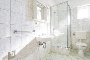 تجهيزات دش، مجففات شعر، مناشف