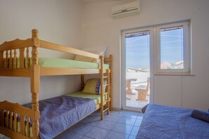 1 bedroom, WiFi, bed sheets