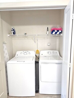 Interior - Trendy Hidden Gem Apt w/free Parking Pets allowed (San Antonio)