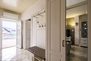 Interior - Apartment with sea view, free WiFi and washing machine (Metajna)