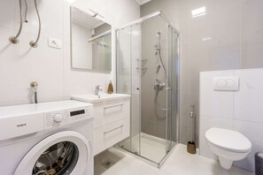 Doccia, asciugacapelli, asciugamani