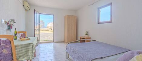 1 室のベッドルーム、WiFi、ベッドシーツ