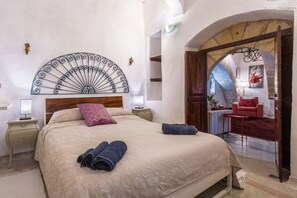 2 quartos, ferros/tábuas de passar roupa, Wi-Fi, roupa de cama