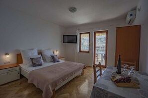 1 camera, Wi-Fi, lenzuola