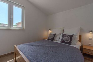 1 bedroom, WiFi, bed sheets