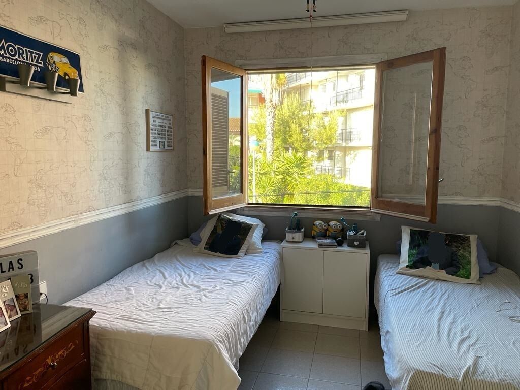 4 slaapkamers, een strijkplank/strijkijzer, wifi, beddengoed