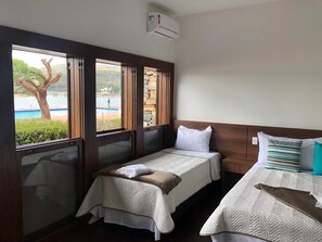 Basic Triple Room | Iron/ironing board, free WiFi - Pousada Recanto do Turvo (Capitólio)