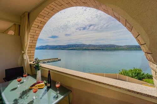 Apartment directly at the beach, shared terrace on the beach with grill