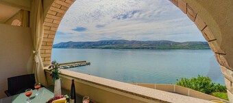 Apartment directly at the beach, shared terrace on the beach with grill