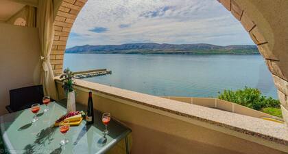 Apartment directly at the beach, shared terrace on the beach with grill