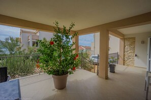 Property grounds - Apartment near the beach with sea view, shared terrace on the beach with grill (Zubovici)