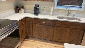 Mikroaaltouuni, uuni, liesi, astianpesukone