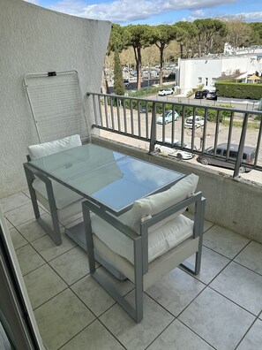 Outdoor dining - Appartement Centre Ville et Plage (La Grande-Motte)