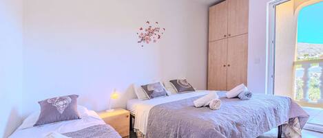 2 bedrooms, WiFi, bed sheets