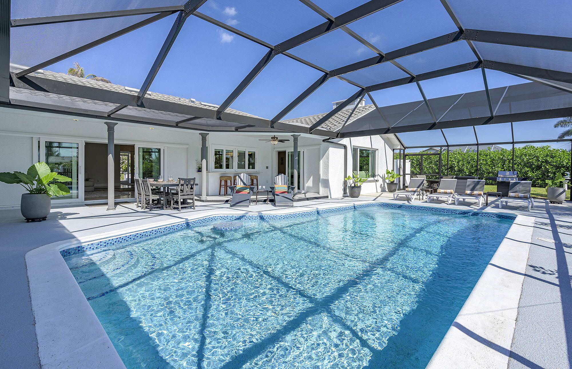 Beautiful Water Front Home, Yacht Club, Heated Pool, Gulf Access, 2700 Sq' 