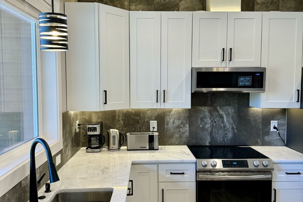 Frigorífic, microones, forn i placa de cuina