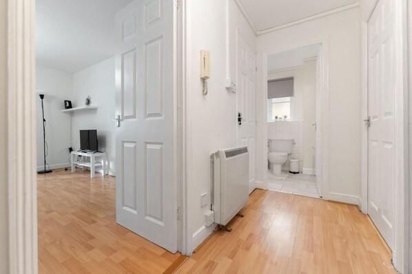 Apartment | Interior - Charming 2-bed Apartment in Hackbridge (Carshalton)