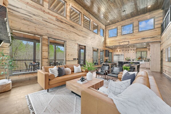 Smart TV, chimenea, videojuegos y futbolito