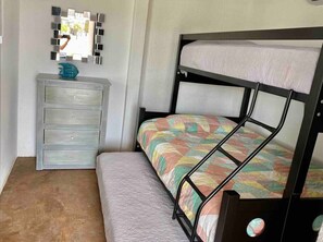 3 chambres, fer et planche à repasser, Wi-Fi gratuit, draps fournis