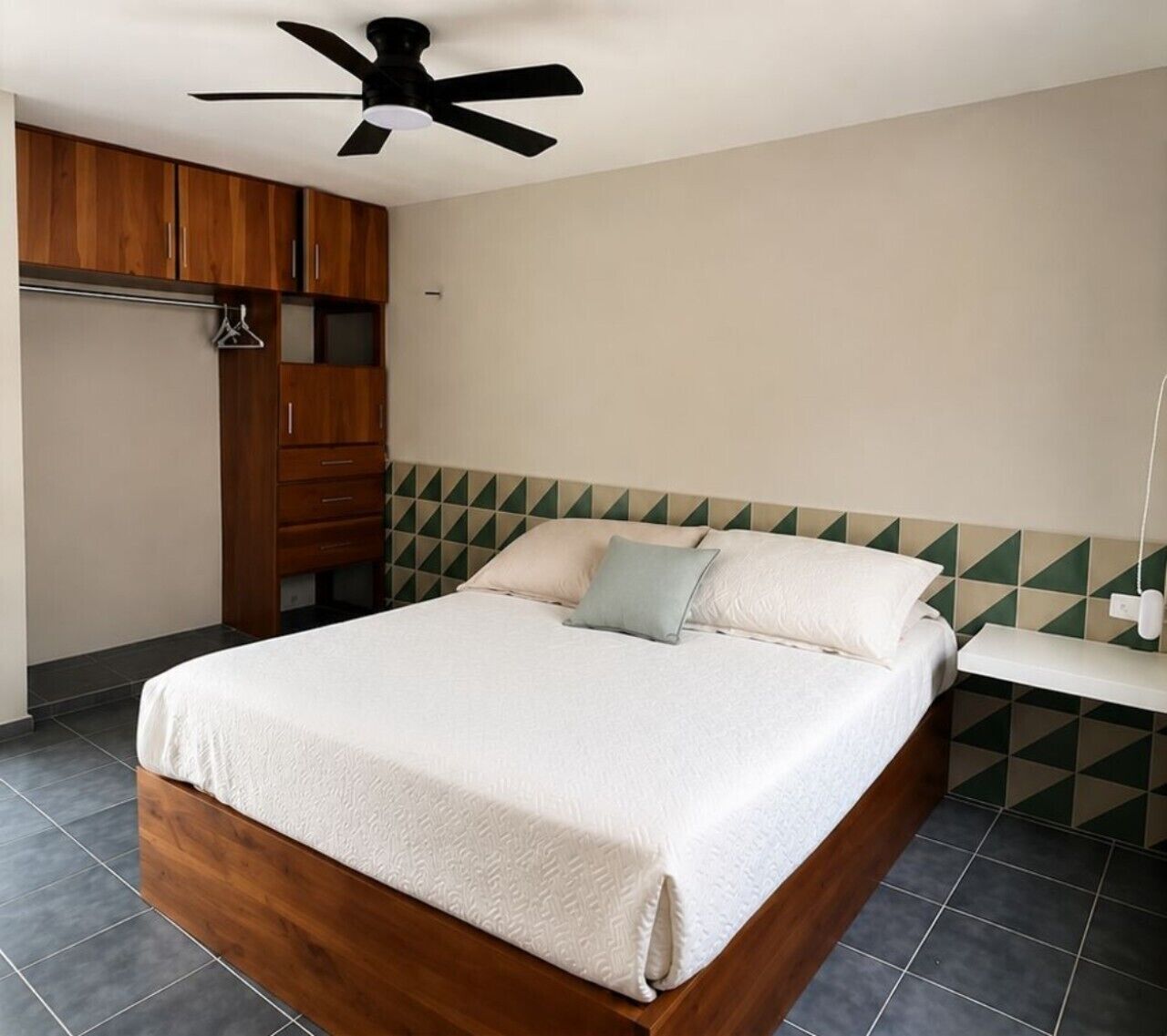 2 chambres, fer et planche à repasser, Wi-Fi gratuit, draps fournis