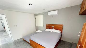 2 chambres, fer et planche Ă repasser, Wi-Fi gratuit, draps fournis
