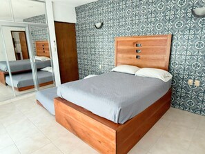 4 Schlafzimmer, Bügeleisen/Bügelbrett, kostenloses WLAN, Bettwäsche