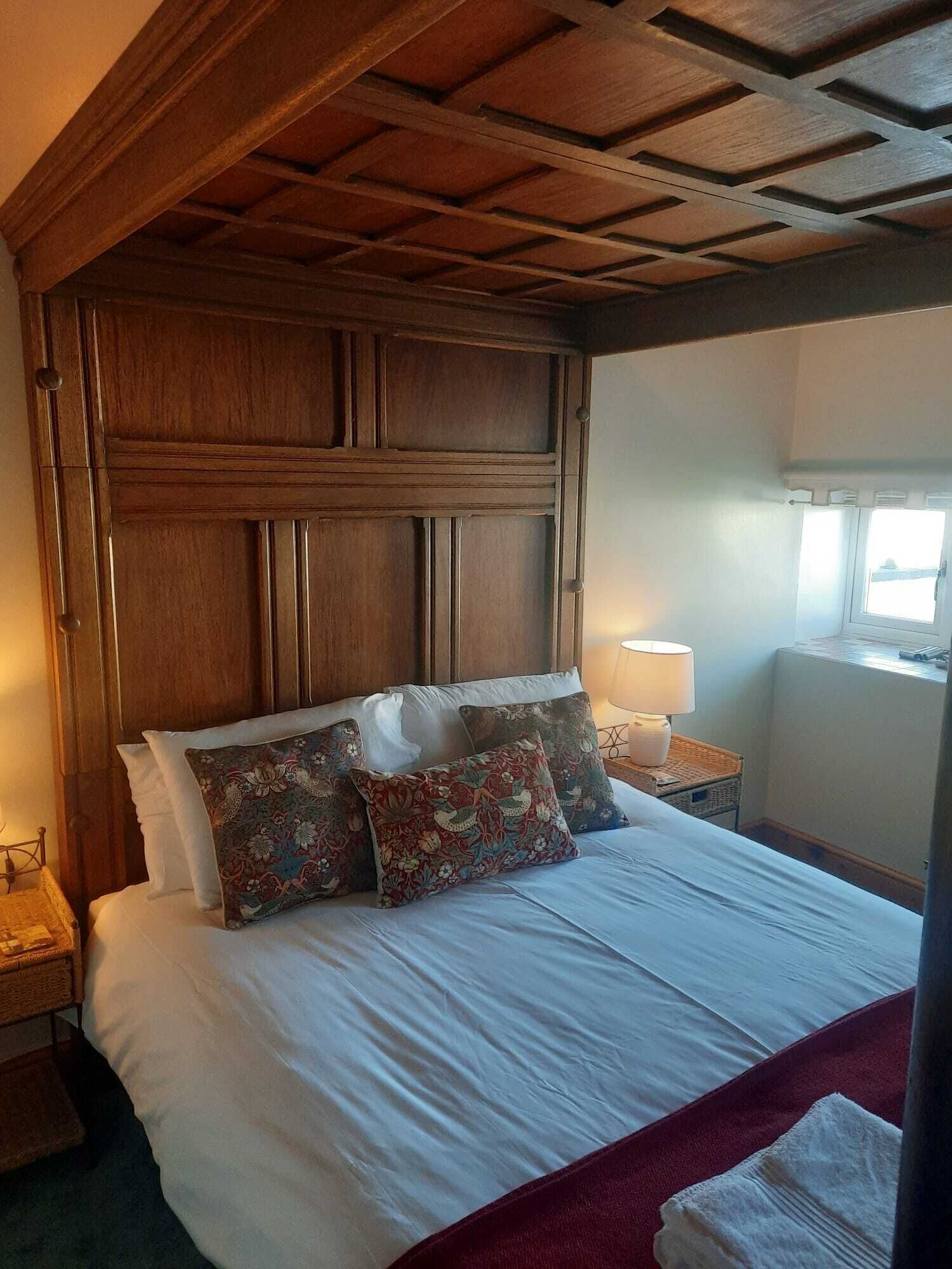 1 bedroom, iron/ironing board, travel cot, free WiFi