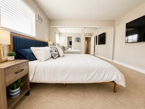 2 bedrooms, desk, iron/ironing board, free WiFi