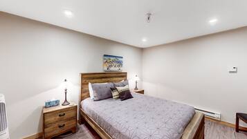 1 bedroom, internet, bed sheets