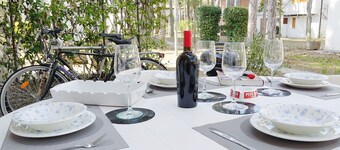 COZY HOUSE IN HOLIDAY VILLAGE WITH POOL.  PEACE AND RELAX 400 M FROM THE SEA🦀♥️